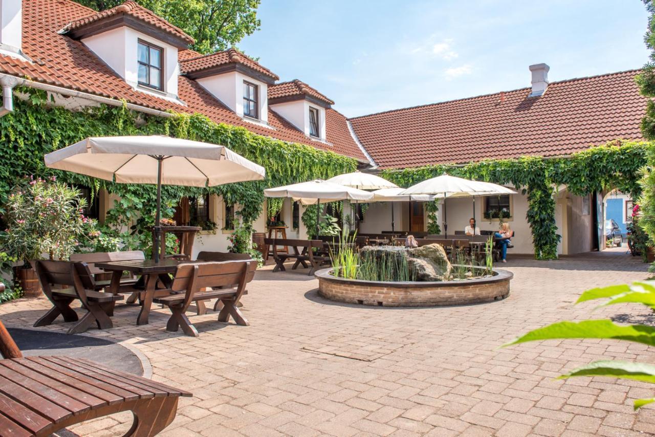ホテル Weingut Burger Kalladorf エクステリア 写真