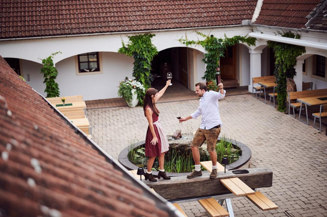 ホテル Weingut Burger Kalladorf エクステリア 写真