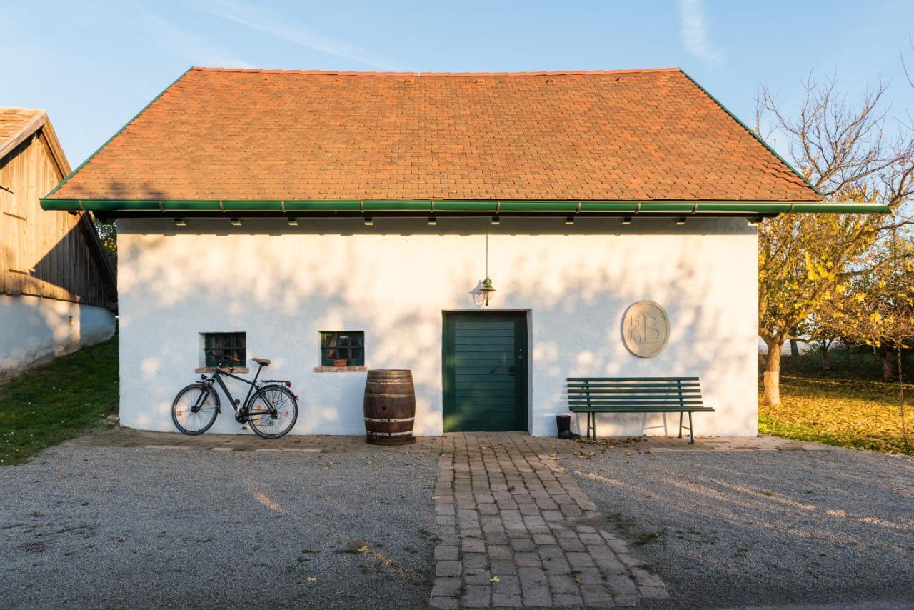 ホテル Weingut Burger Kalladorf エクステリア 写真